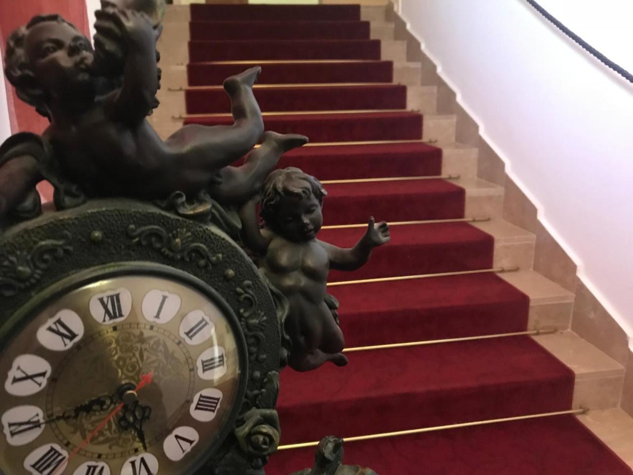帕里斯大酒店 马尔萨拉 外观 照片 The staircase