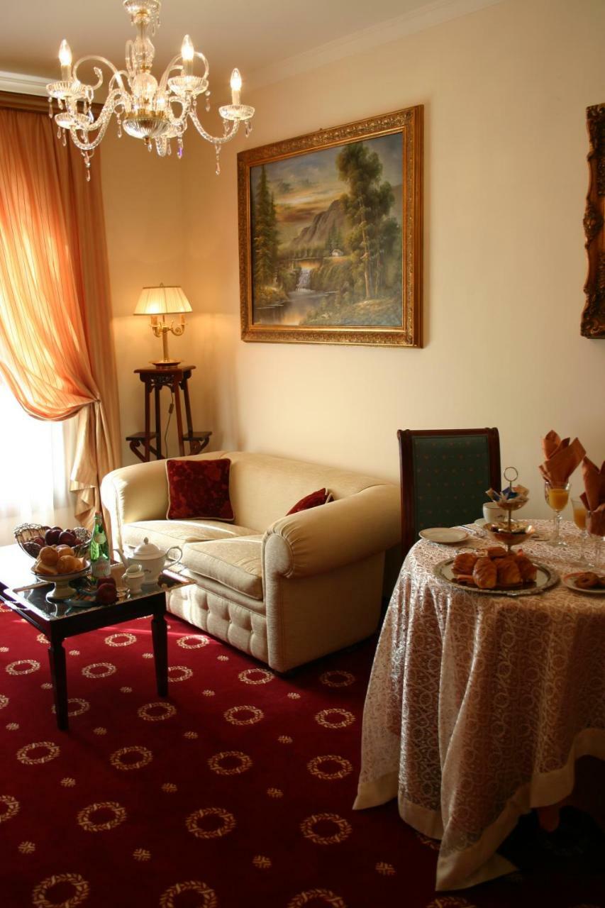 帕里斯大酒店 马尔萨拉 外观 照片 A suite at the hotel